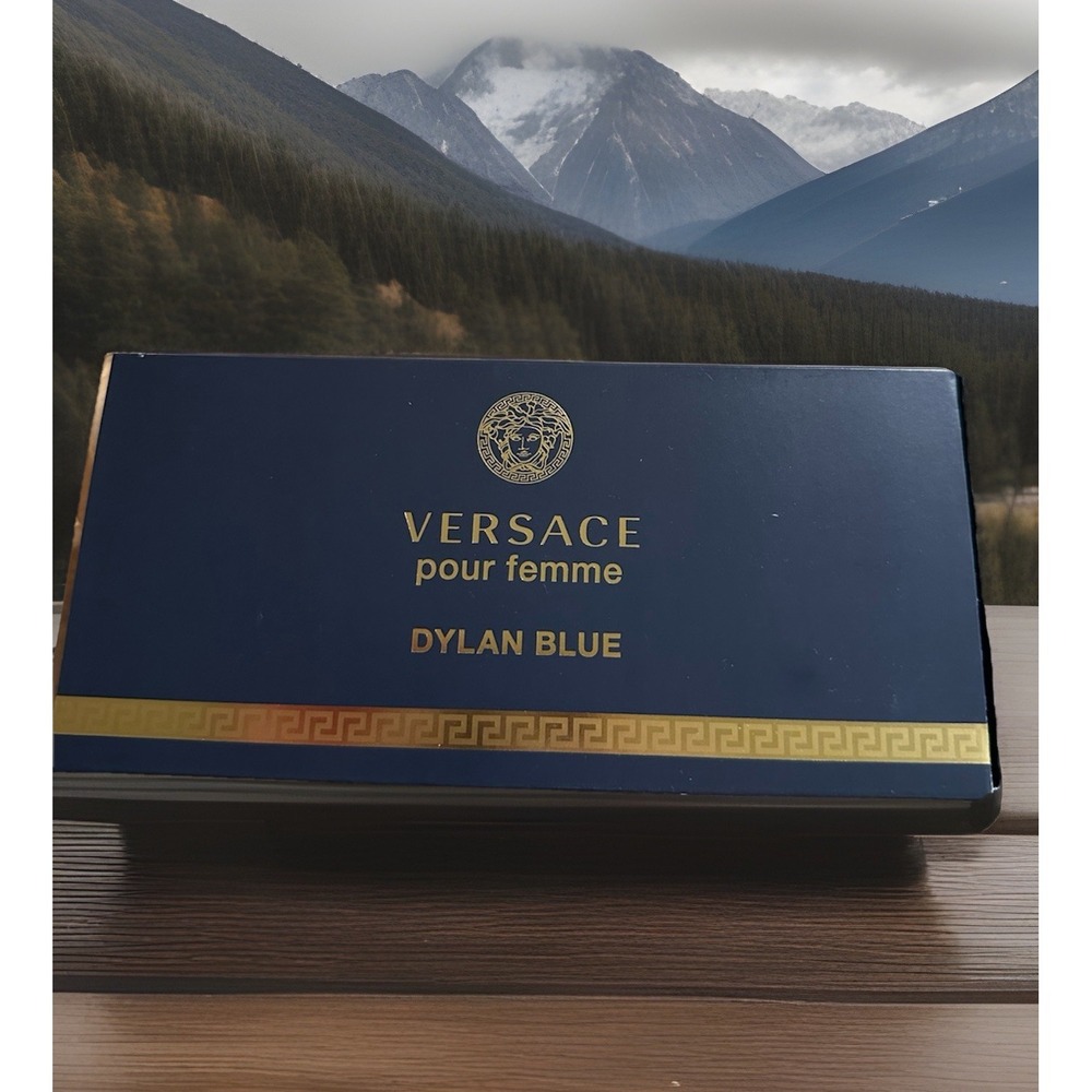 Versace Dylan Blue Pour Femme Mini Gift Set EDP 5ml, Lotion, Bath Gel Travel - Picture 4 of 4